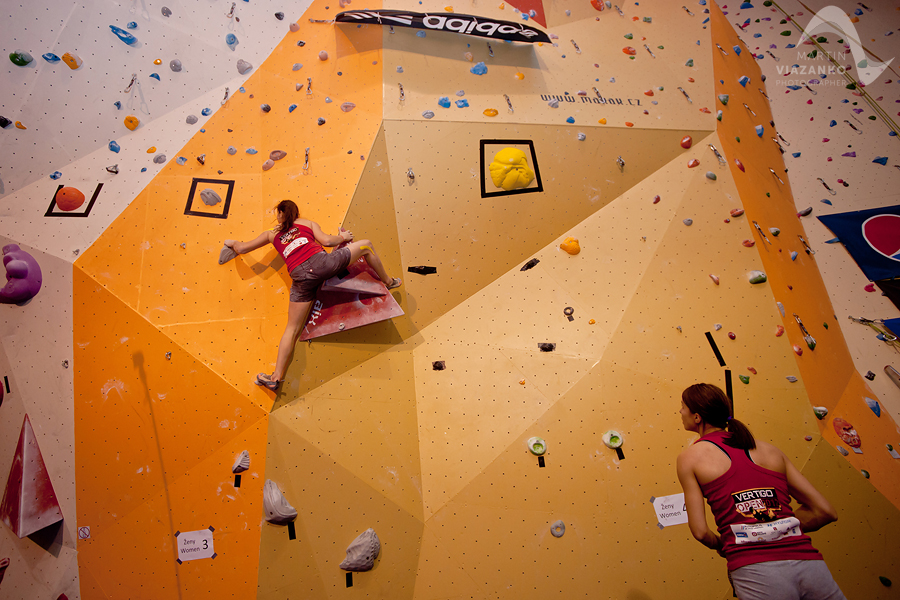vertigo, open, lezecke, centrum, boulder, bouldering, umela, stena, boulder, pretek